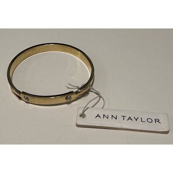 Ann Taylor Jewelry - NWT Ann Taylor gold-tone hinged bangle bracelet with crystal accents